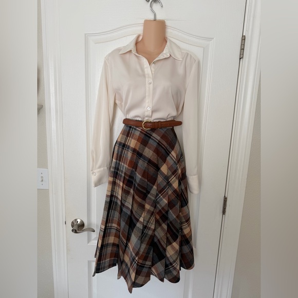 Vintage 70s Wool Plaid Full A-Line Pleated Skirt in Brown, Gray, and Tan Sz S - Picture 4 of 11